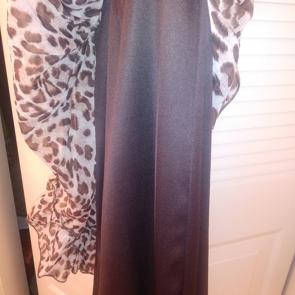 Women's Dress - Picture 4 of 6